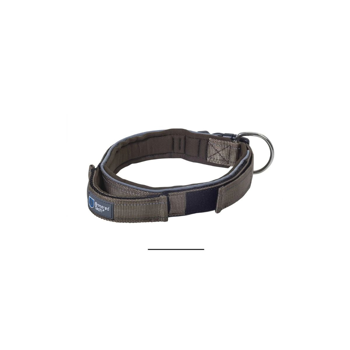 Koop de ArmoredTech hondenhalsband Mocca bij Livin Dog Shop. Design halsband met neopreen comfort, reflecterend materiaal en Safety Click System. Verkrijgbaar in meerdere maten.