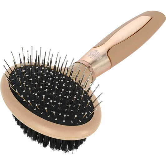 De MagicBrush dubbele borstel verwijdert losse haren en klitten en geeft glans aan de vacht. Flexibele kop, ergonomisch. Nu bij Livin Dog Shop!
