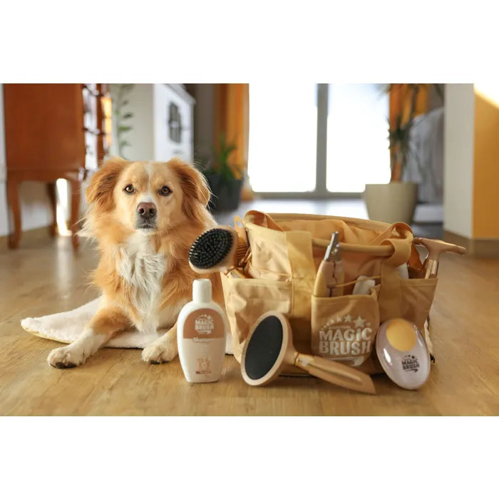 Ontwar klitten en verwijder onderwol met de MagicBrush vachtkam fijn/grof. Ergonomisch, licht en veilig voor hond en kat. Nu bij Livin Dog Shop!