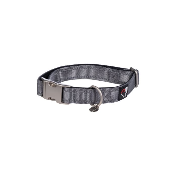 Comfortabele en sterke hondenhalsband Anam Cara van nylon in steengrijs. Traploos verstelbaar, reflecterend en bekleed met softopreen. Voor kleine en grote honden. Bestel bij Livin Dog Shop.
